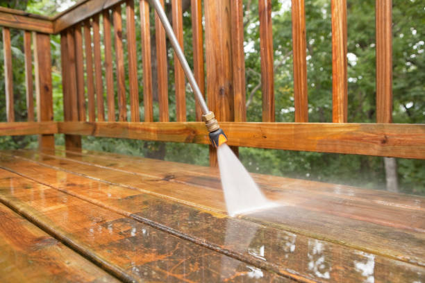 Best Deck Pressure Washing  in Merton, WI